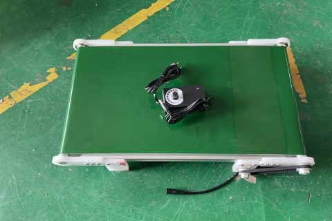 给外国客户定制的一个低成本的超大传送带28x50小钉锤